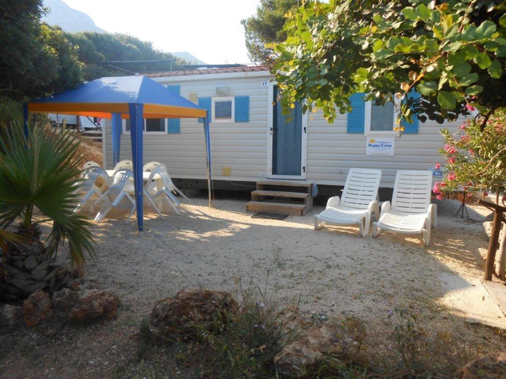 Happy Camp Mobile Homes In El-Bahira Camping Village 圣维托罗卡波 外观 照片